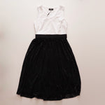 画像をギャラリービューアに読み込む, KARL LAGERFELD PARIS カールラガーフェルド ホワイト×ブラック Vネックロゴチュール ワンピース ドレス WHITE BLACK V-NECK DRESS WOMEN