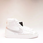 画像をギャラリービューアに読み込む, ナイキ ブレーザー ミドルカット'77 ホワイトレザーシルバースウッシュ ブレイザー NIKE BLAZER MID ‘77 MIDDLE CUT WHITE LEATHER SNEAKERS WOMENS