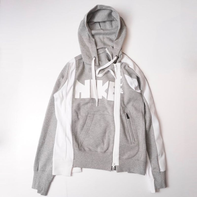 ナイキ×サカイ グレー×ホワイト 2WAY ジップアップパーカー NIKE