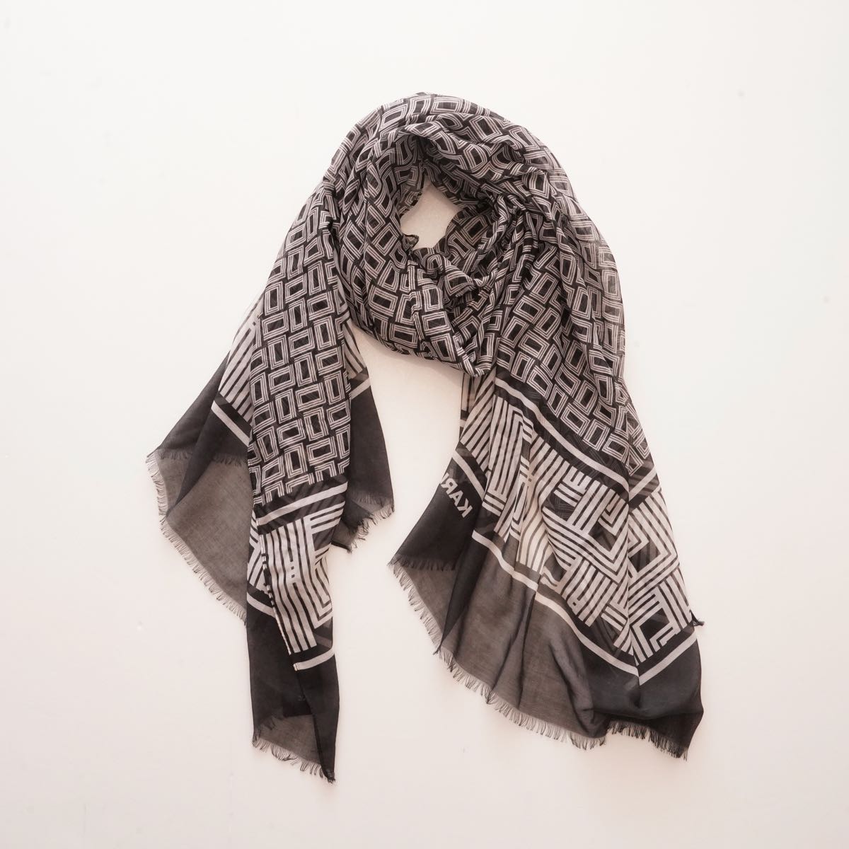 【MEN & WOMEN】KARL LAGERFELD SCARF