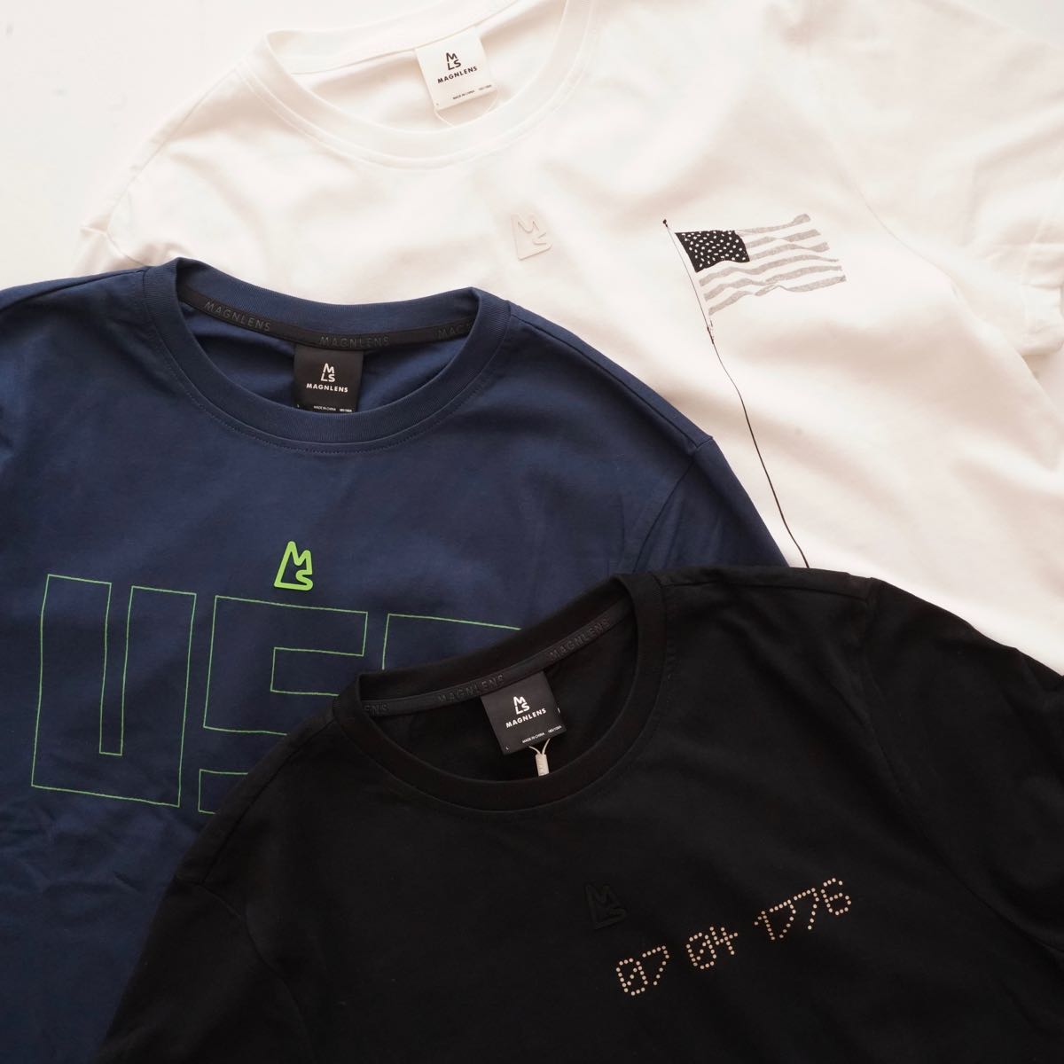 【MEN】MAGNLENS Independence Day Tee