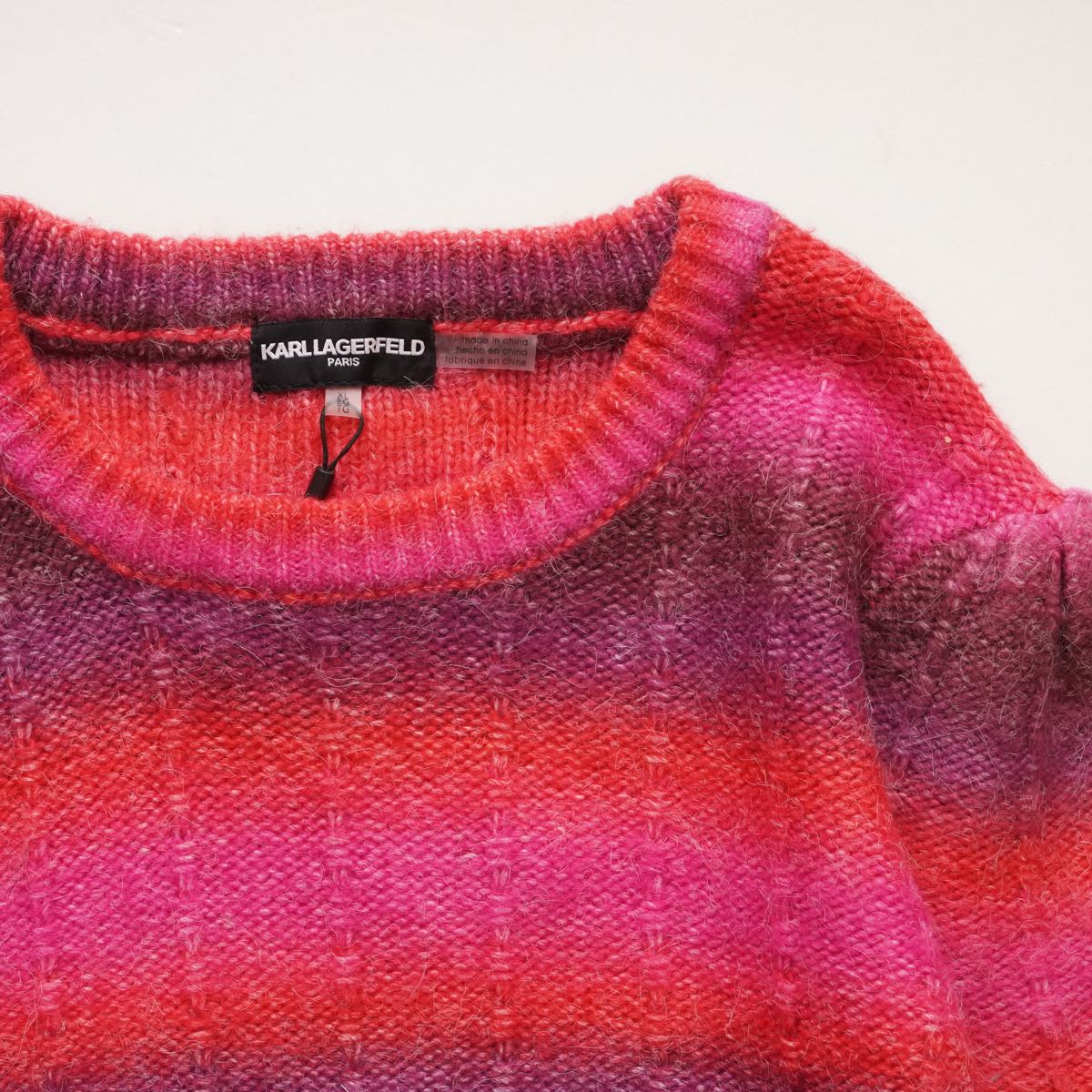 KARL LAGERFELD PARIS カールラガーフェルド ピンク グラデーション クルーネックセーター バルーンスリーブニットPINK GRADATION CREW-NECK SWEATER WOMEN