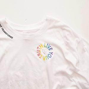 LEVI'S リーバイス ホワイト レインボープリント リラックスフィット Tシャツ  WHITE RAINBOW PRINT RELAX FIT TEE T SHIRT WOMENS