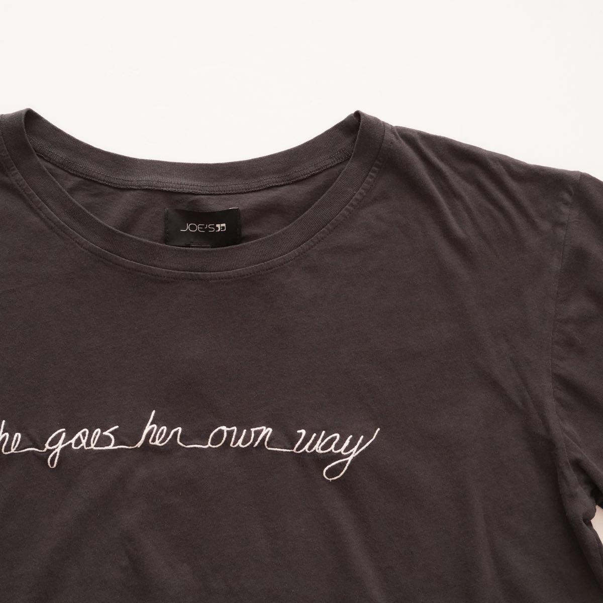 JOE'S JEANS ジョーズ ジーンズ ブラック リラックスフィット Tシャツ 「SHE GOES HAR OWN WAY」アメリカ製 BLACK RELAXED FIT TEE WOMENS MADE IN USA