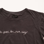 画像をギャラリービューアに読み込む, JOE&#39;S JEANS ジョーズ ジーンズ ブラック リラックスフィット Tシャツ 「SHE GOES HAR OWN WAY」アメリカ製 BLACK RELAXED FIT TEE WOMENS MADE IN USA
