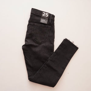 JOE'S JEANS ジョーズ ジーンズ ブラック スキニー26'' クロップ ジーンズ ストレッチ デニムパンツ BLACK SKINNY 26'' CROP JEANS