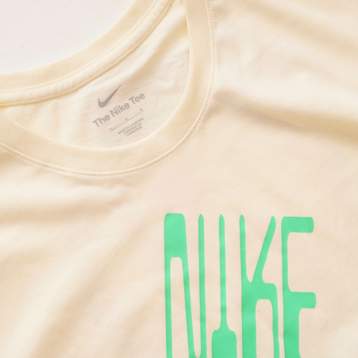 ナイキ クリームイエロー バスケットボール プリントTシャツ NIKE BASKETBALL TEE THE NIKE TEE