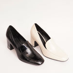 画像をギャラリービューアに読み込む, KARL LAGERFELD PARIS カールラガーフェルド アイボリー レザー ヒールローファー IVORY LEATHER PENELOPE HEELED LOAFER WOMEN
