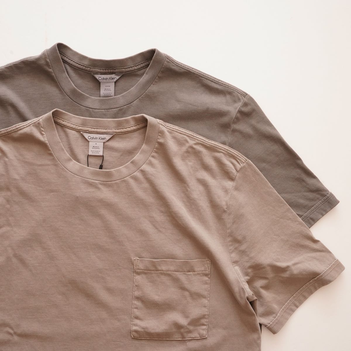 CK カルバンクライン ガーメントダイ グレージュ ポケットTシャツ CALVIN KLEIN GARMENT-DYE GRAY-BEIGE POCKET TEE MENS