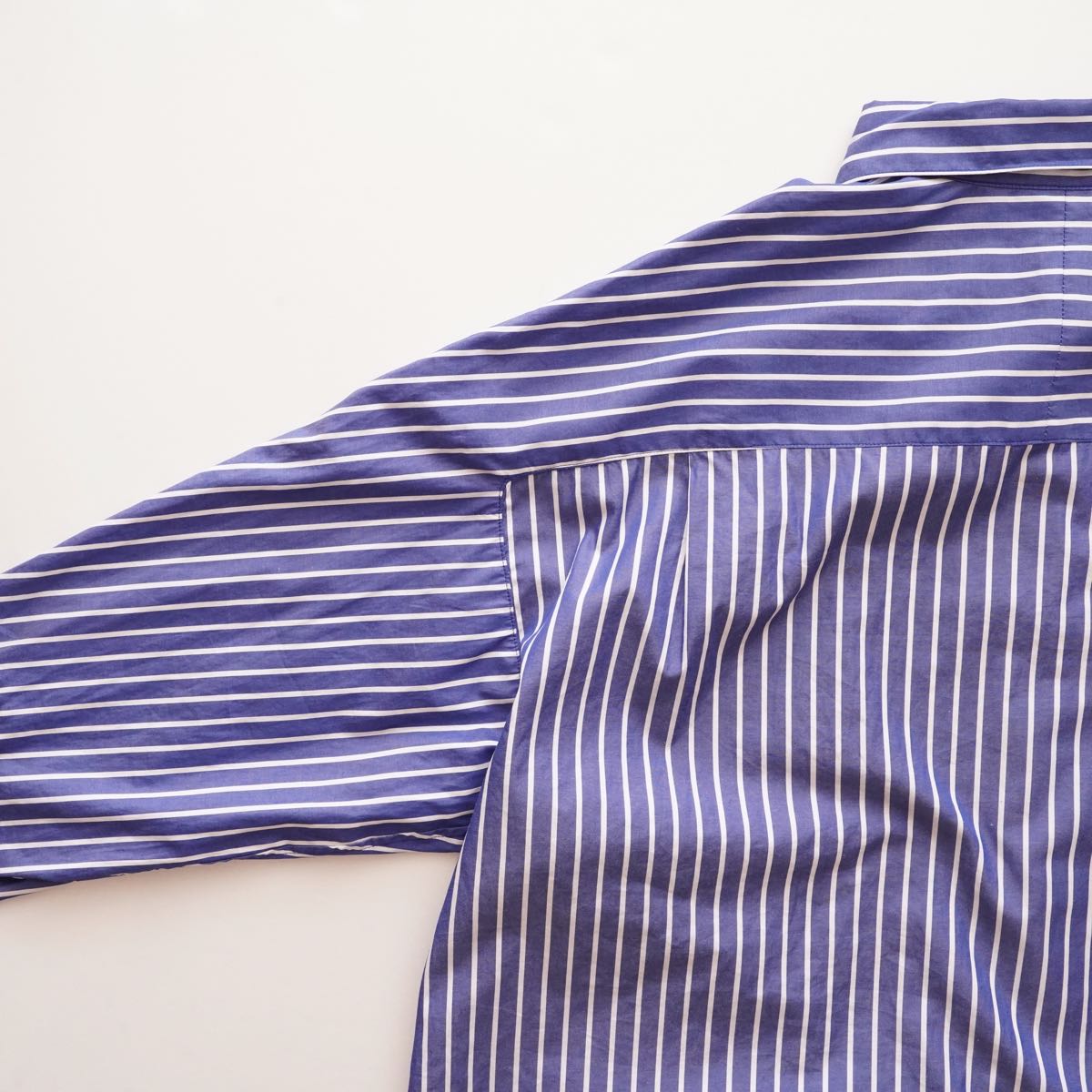 アドラーブル ブルー×ホワイト ストライプ スプリットラグランスリーブ ビッグシルエット シャツ ADOLUVLE ORIGINAL BLUE WHITE SPLIT RAGLAN SLEEVE STRIPED BIG SHIRT LONG SLEEVE