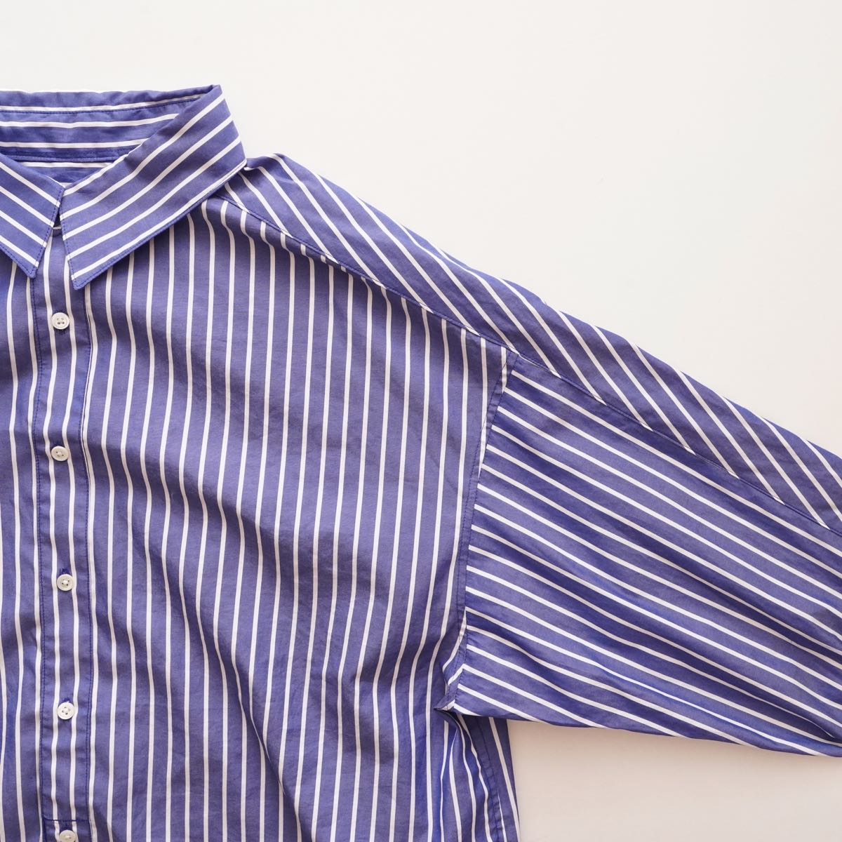 アドラーブル ブルー×ホワイト ストライプ スプリットラグランスリーブ ビッグシルエット シャツ ADOLUVLE ORIGINAL BLUE WHITE SPLIT RAGLAN SLEEVE STRIPED BIG SHIRT LONG SLEEVE