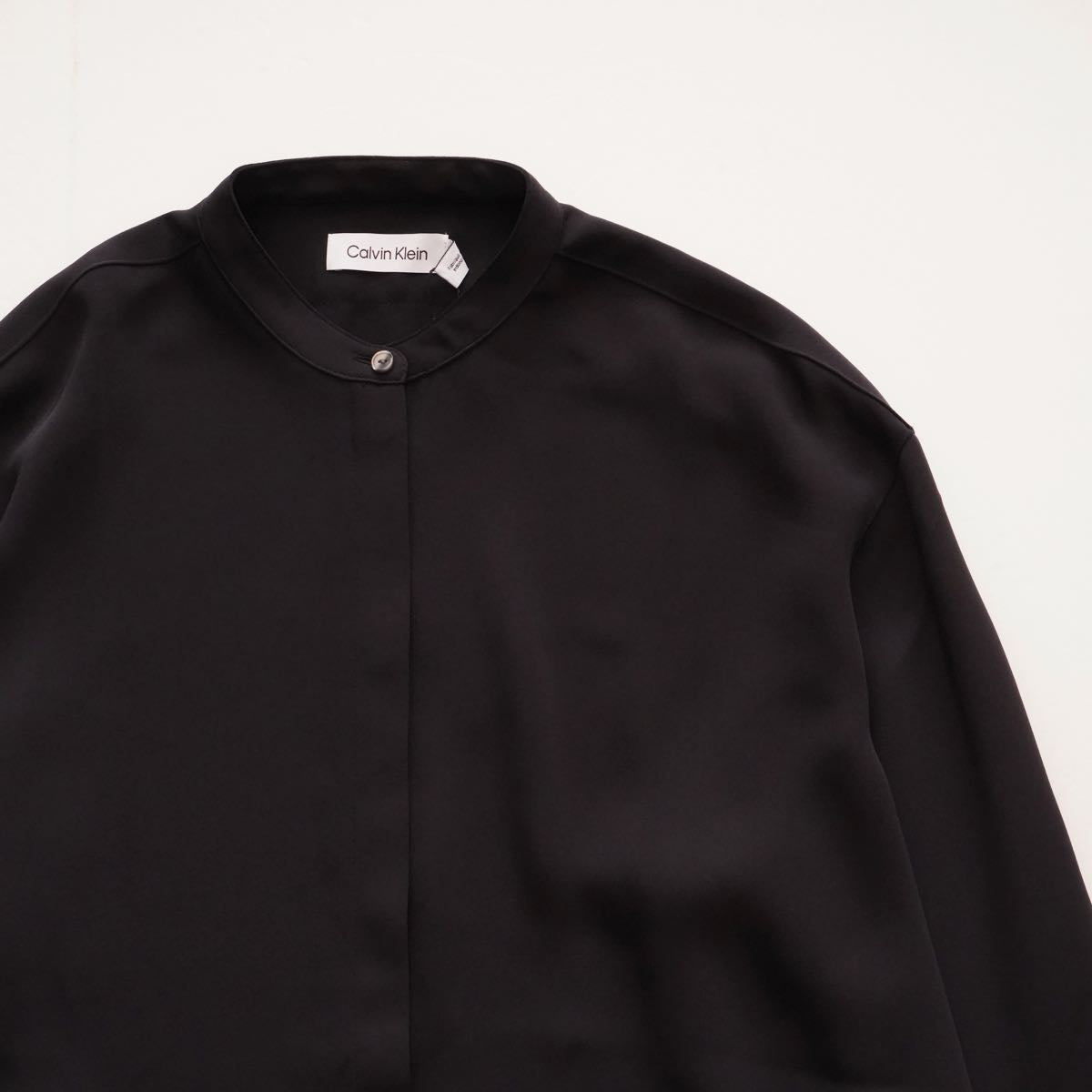 CK カルバンクライン ブラック ノーカラー 比翼デザイン シャツ リラックスフィットブラウス CALVIN KLEIN BLACK RELAXFIT SHIRT WOMENS