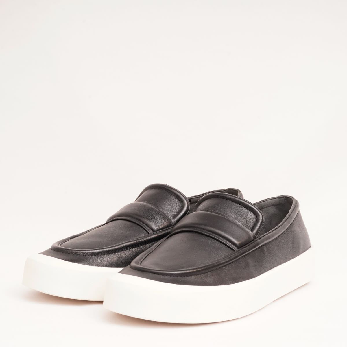 ビンス ヴィンス ブラック レザー スリッポン VINCE BLACK LEATHER SLIP-ON SNEAKERS MENS