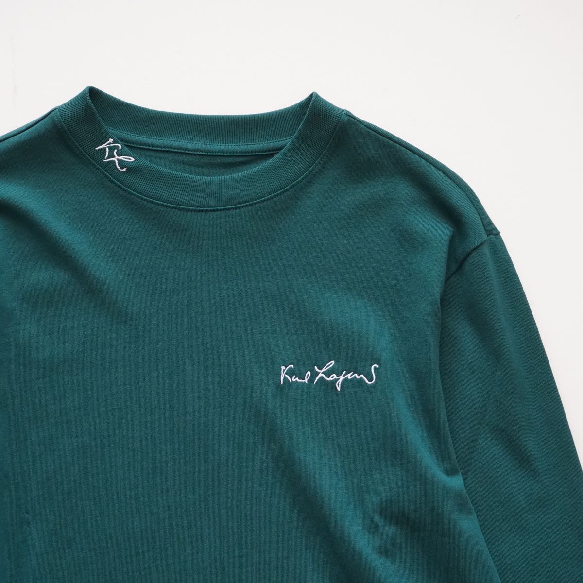 KARL LAGERFELD PARIS カールラガーフェルド パリ モスグリーン 長袖Tシャツ クルーネックカットソー  GREEN LONG SLEEVE TEE MEN