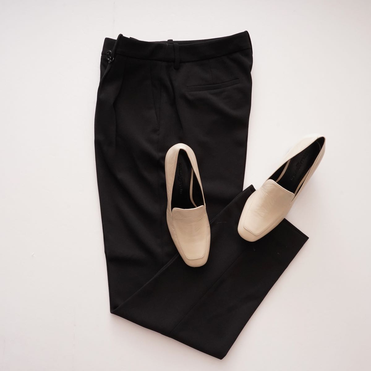 KARL LAGERFELD PARIS カールラガーフェルド ブラック ストレッチ センタープレス スラックス パンツ BLACK POLY SLACKS PANTS WOMEN