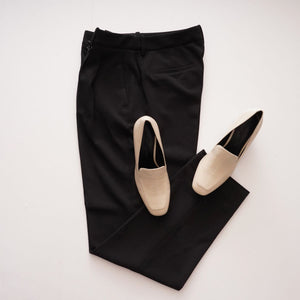 KARL LAGERFELD PARIS カールラガーフェルド ブラック ストレッチ センタープレス スラックス パンツ BLACK POLY SLACKS PANTS WOMEN