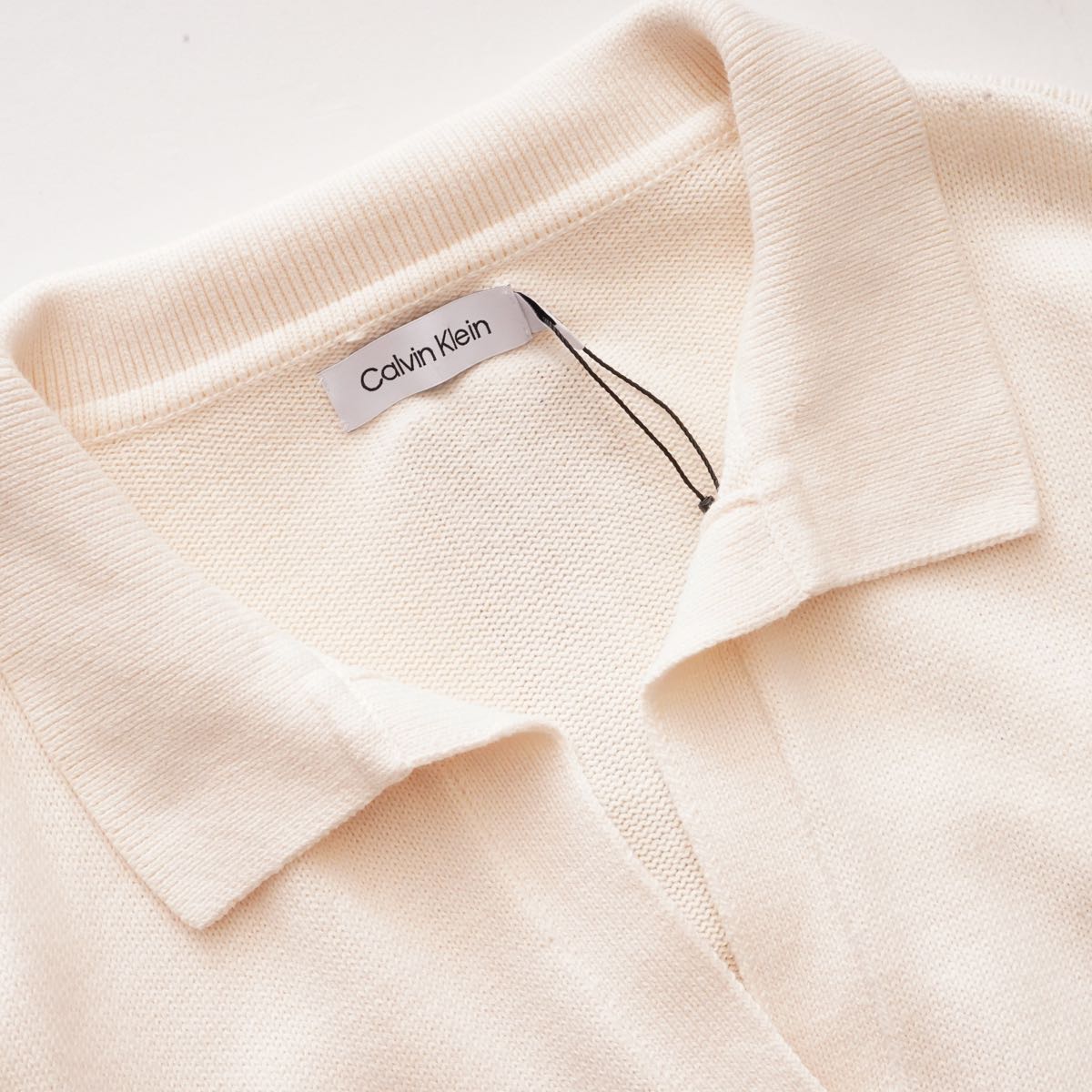 CK カルバンクライン オフホワイト 長袖 ショート丈 ドロップショルダー ポロニット CALVIN KLEIN OFF-WHITE LONG-SLEEVE SHORT POLO SWEATER WOMENS