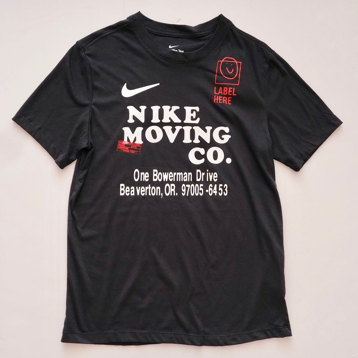 ナイキ ブラック NIKE MOVING CO. ムーヴィング プリントTシャツ NIKE BLACKE PRINT TEE MEN