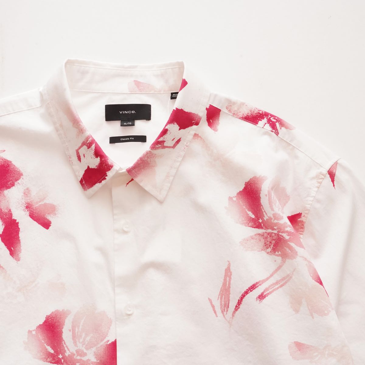 ヴィンス フェイデッド フローラル柄 クラシックフィット シャツ VINCE FADED FLORAL CLASSIC FIT SHORT SLEEVE SHIRT MENS