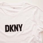 画像をギャラリービューアに読み込む, DKNY ダナキャランニューヨーク ホワイト ロゴ 刺繍 Tシャツ WHITE LOGO TEE WOMEN
