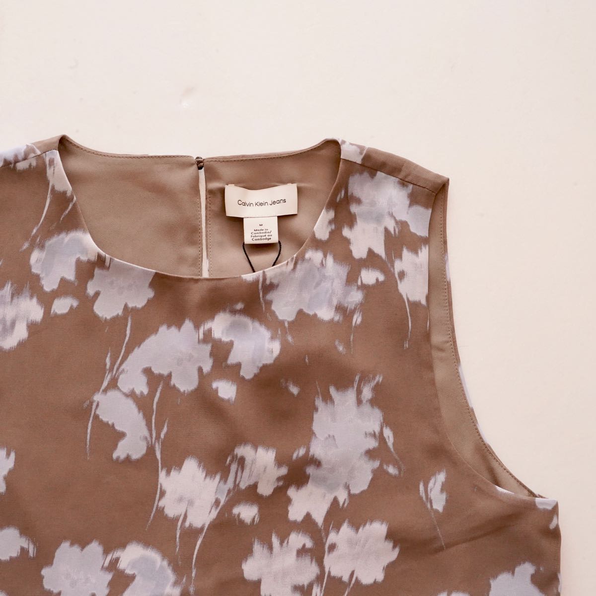 CK カルバンクラインジーンズ ブラウン フラワー柄 ポリタンクトップ ノースリーブブラウス CALVIN KLEIN JEANS BROWN FLOWER TANK TOP SLEEVELESS BLOUSE WOMENS