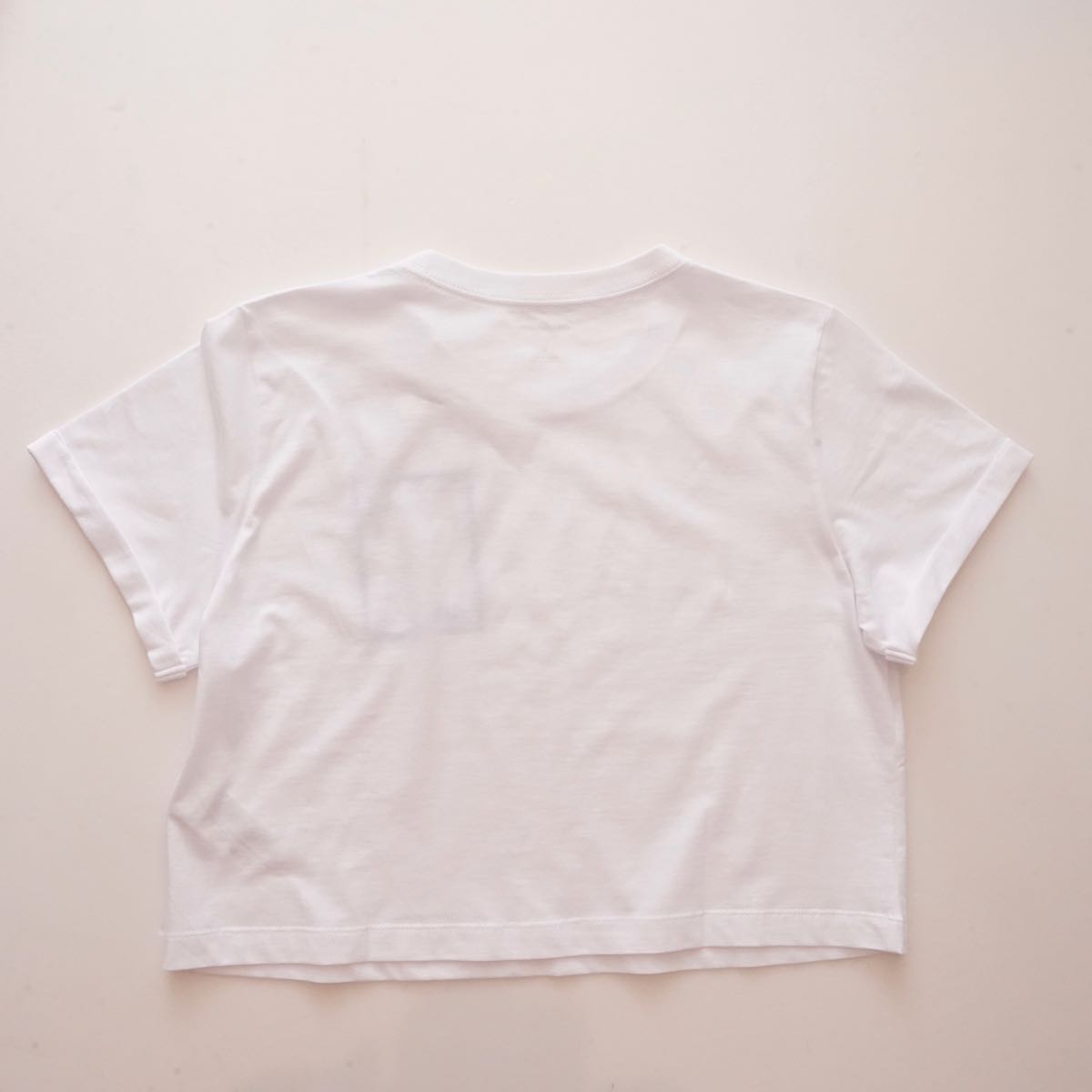 CK NY カルバンクラインジーンズ ニューヨーク ホワイト 半袖 プリント＆刺繍入り クロップド ロゴ Tシャツ  CALVIN KLEIN JEANS NEW YORK WHITE S/S LOGO TEE T-SHIRT WOMENS