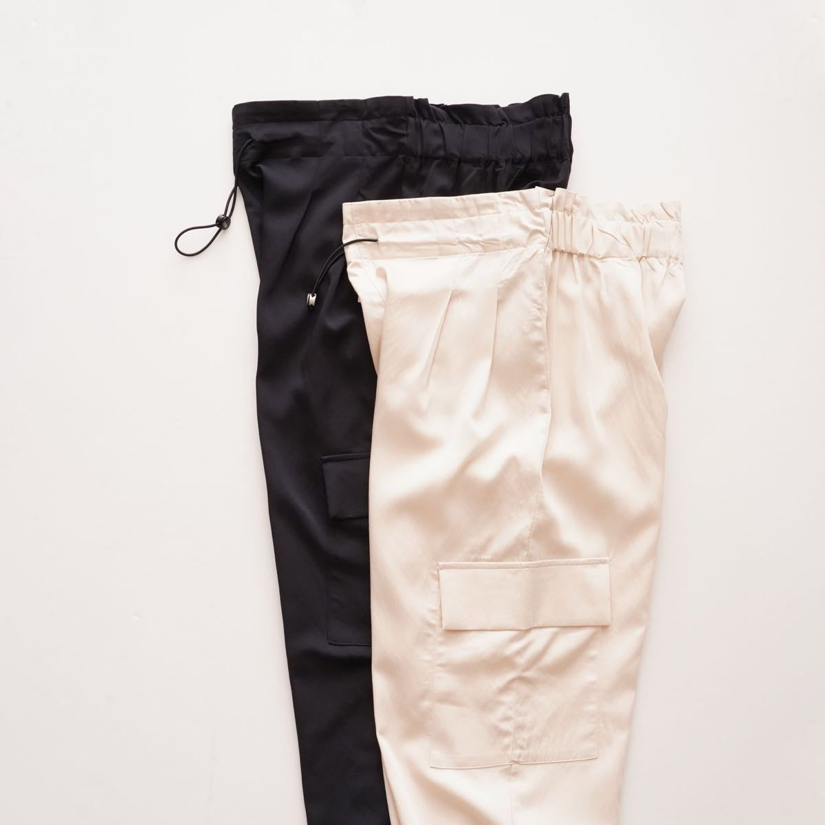 DKNY ダナキャランニューヨーク ライトベージュ イージーカーゴパンツ LIGHT BEIGE EASY CARGO PANTS WOMEN