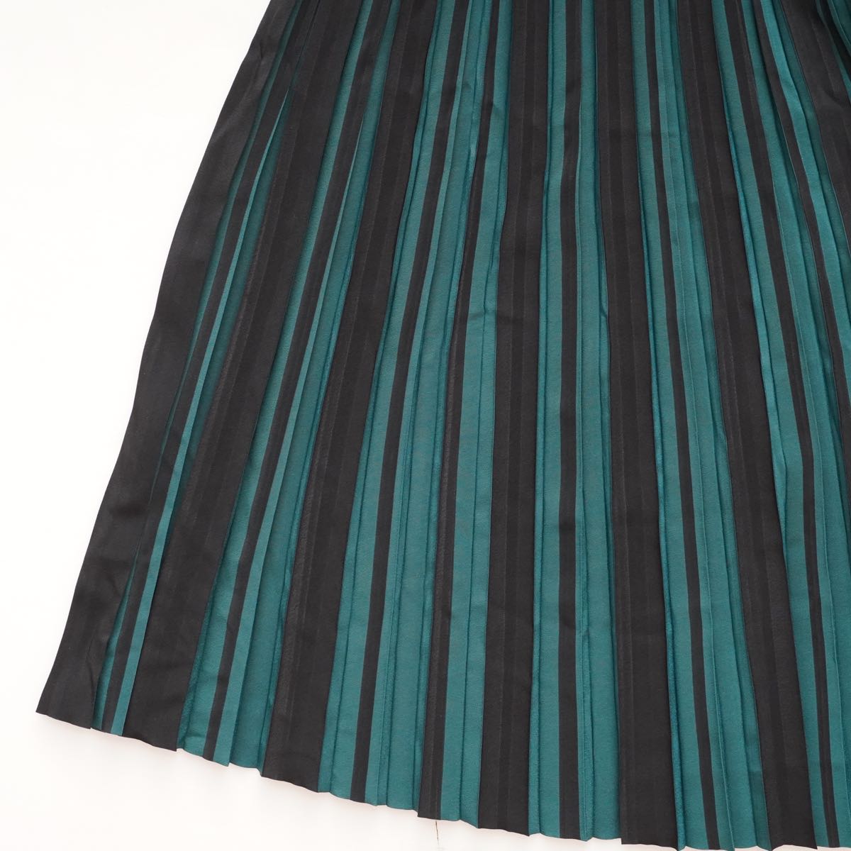 KARL LAGERFELD PARIS カールラガーフェルド ブラック×グリーン プリーツワンピース ドレス ショートスリーブ タイベルトワンピース ドレス BLACK SHORT-SLEEVE PLEATS DRESS WOMEN
