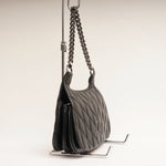 画像をギャラリービューアに読み込む, KARL LAGERFELD PARIS カールラガーフェルド ブラック レザー キルティング ショルダー バッグ BLACK LEATHER QUILTED SHOULDER BAG
