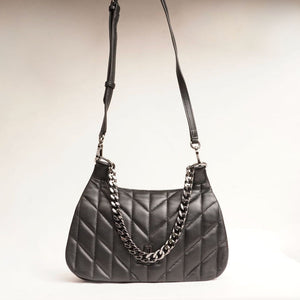 KARL LAGERFELD PARIS カールラガーフェルド ブラック レザーバッグ