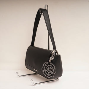 KARL LAGERFELD PARIS カールラガーフェルド ブラック レザーバッグ