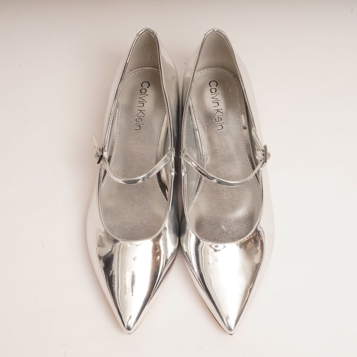 CK カルバンクライン シルバー ポインテッド ストラップパンプス CALVIN KLEIN SILVER POINTED PUMPS WOMENS