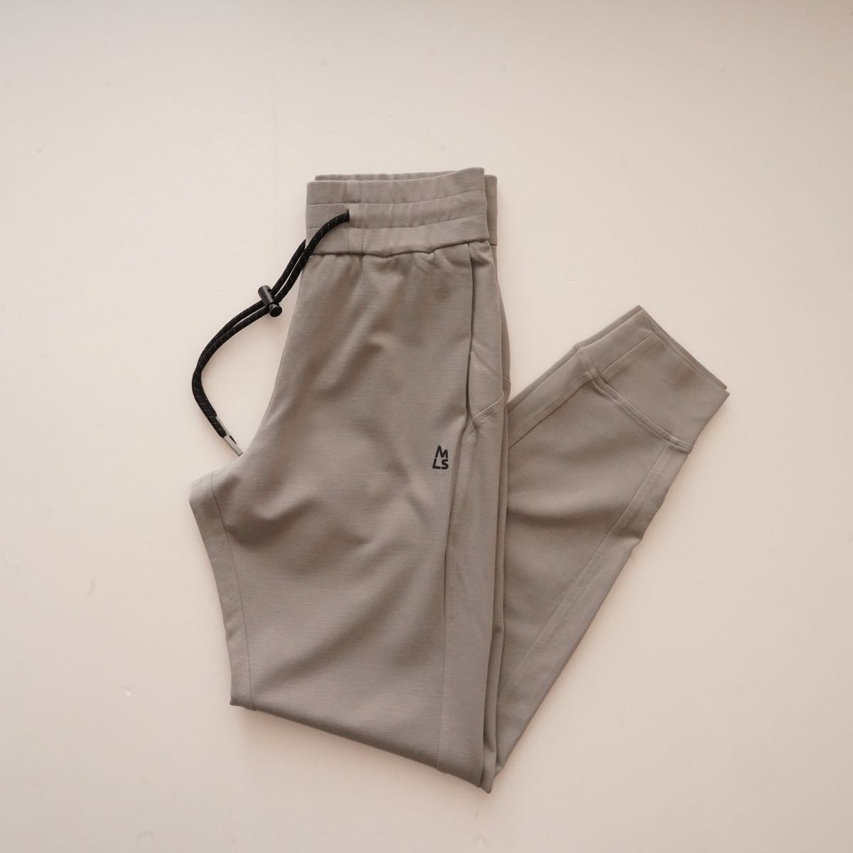 MAGNLENS マグレンズ グレー ジョガーパンツ GRAY JOGGER PANTS WOMEN