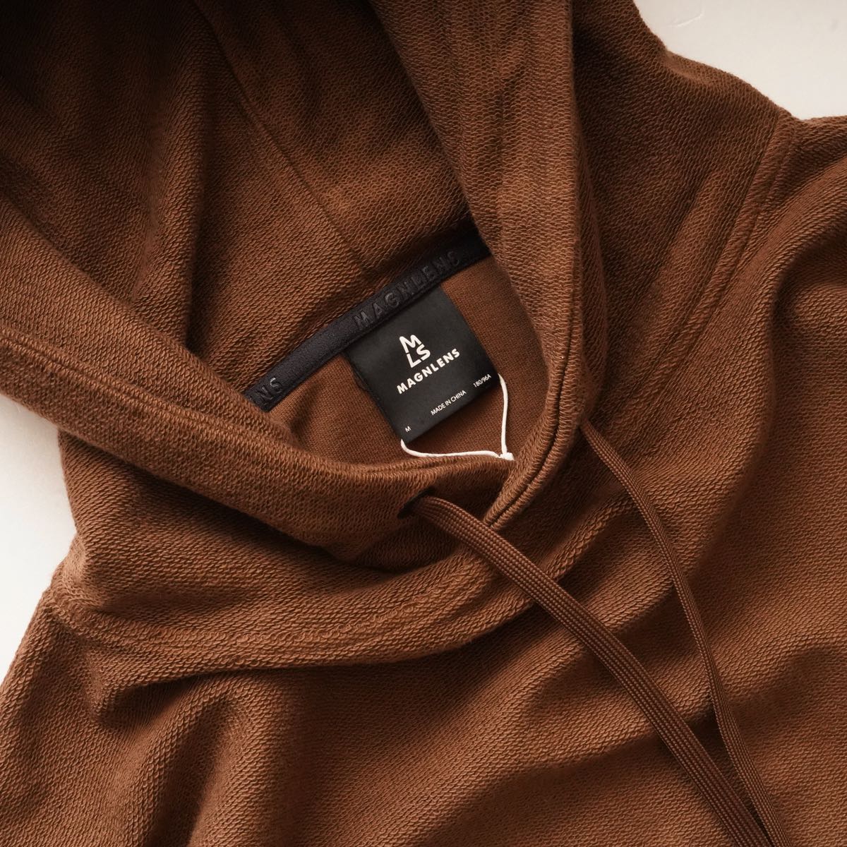 MAGNLENS マグレンズ ブラウン 表裏切り替え エンボスワンポイント フーディ パーカー BROWN HOODIE