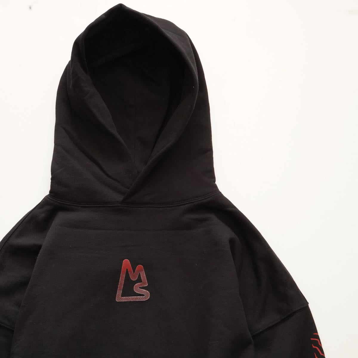 MAGNLENS マグレンズ ブラック レッド アバランチプリント フーディ BLACK HOODIE RED AVALANCHE PRINT LIVE MANY LIVES MENS