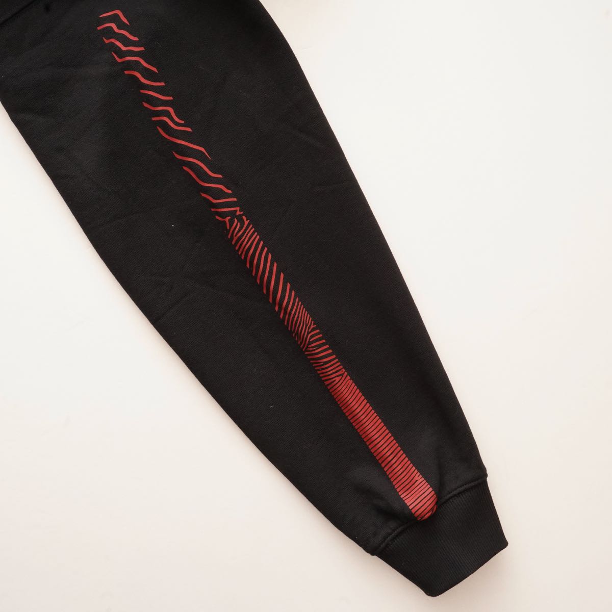 MAGNLENS マグレンズ ブラック レッド アバランチプリント フーディ BLACK HOODIE RED AVALANCHE PRINT LIVE MANY LIVES MENS