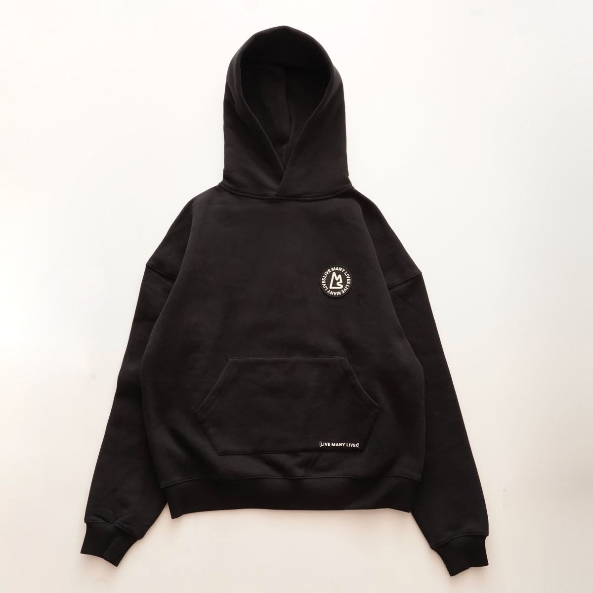 MAGNLENS マグレンズ ブラック LIVE MANY LIVES ワッペン フーディ BLACK HOODIE