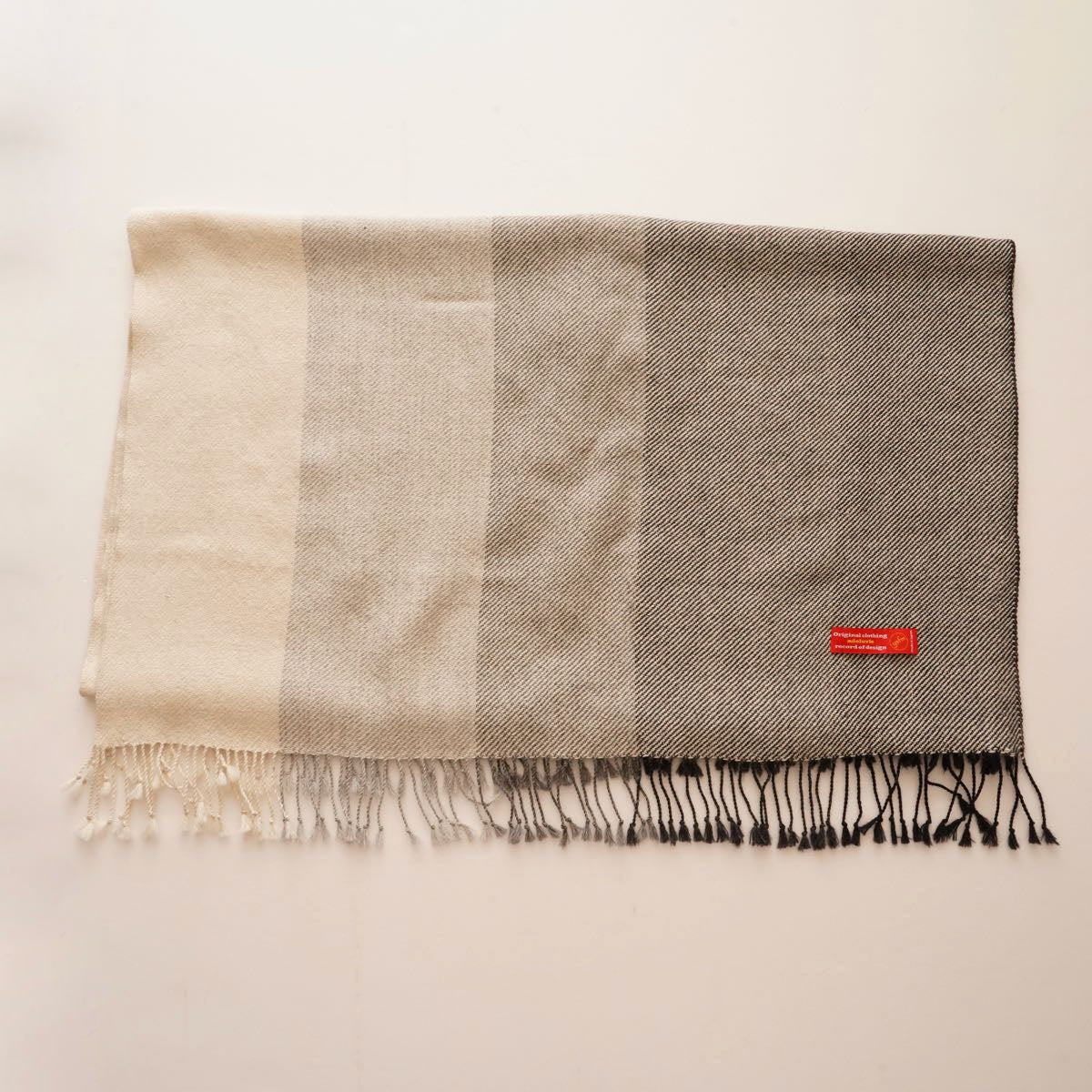 アドラーブル グレー グラデーション アルパカストール 『FADE』 ADOLUVLE GRAY GRADATION ALPACA 100% SHAWL