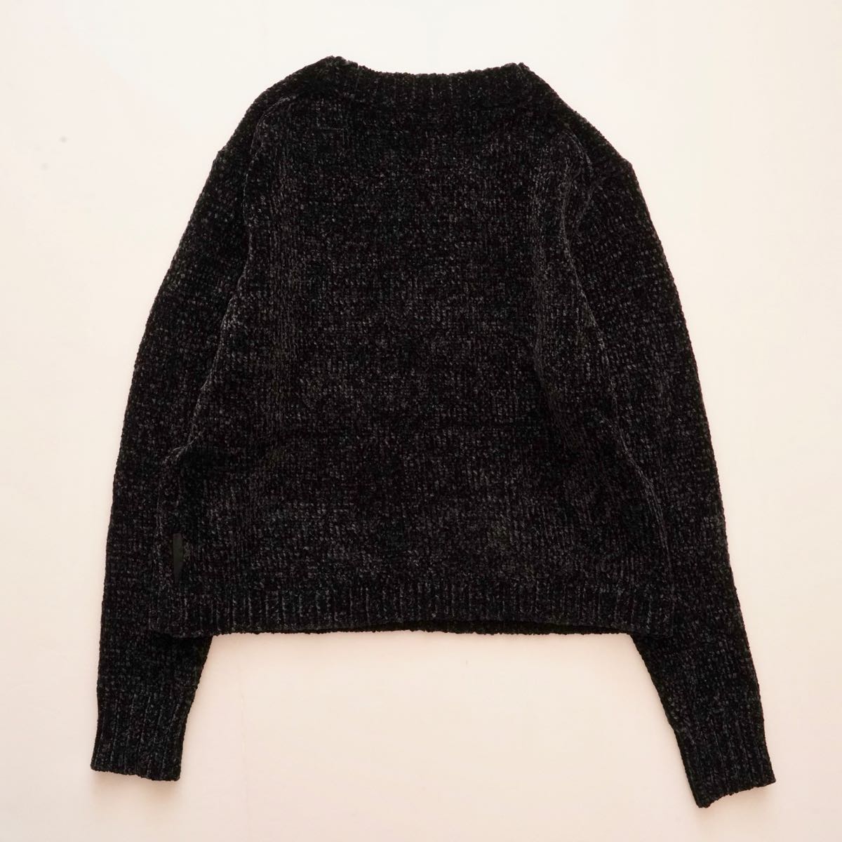 CK カルバンクラインジーンズ ブラック クロップド Vネックセーター シェニールニット CALVIN KLEIN JEANS BLACK V-NECK SWEATER CHENILLE KNIT WOMENS