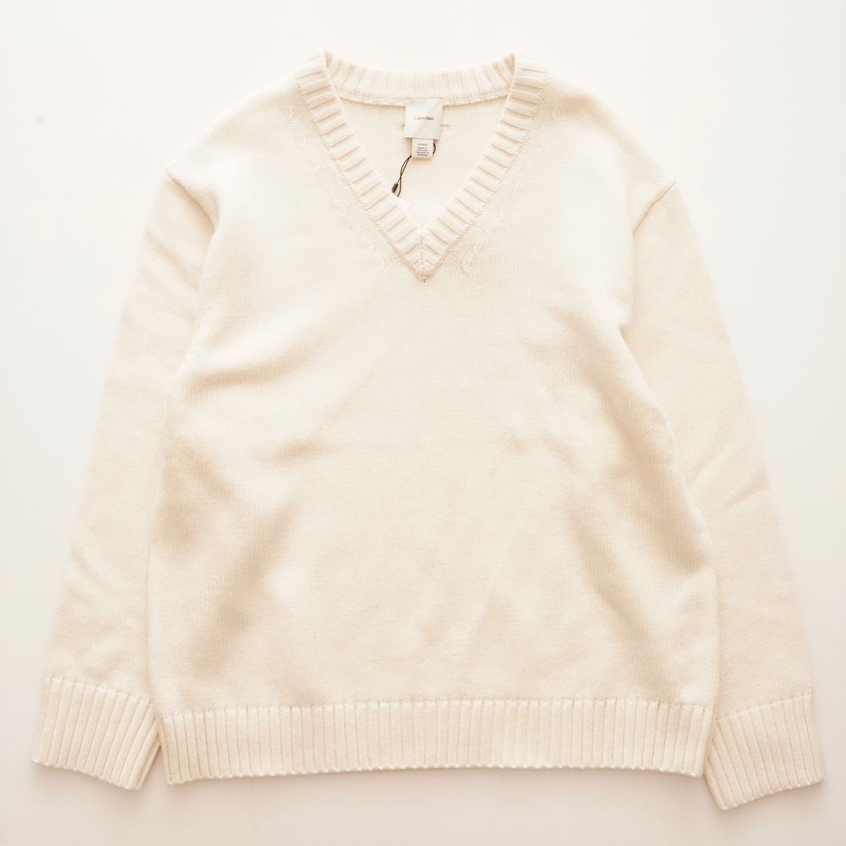 CK calvin klein カルバンクライン オフホワイト Vネックニット 
