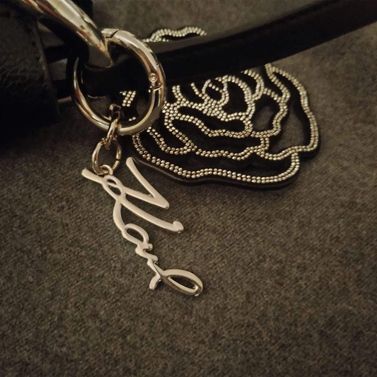 KARL LAGERFELD PARIS カールラガーフェルド ブラック レザーバッグ