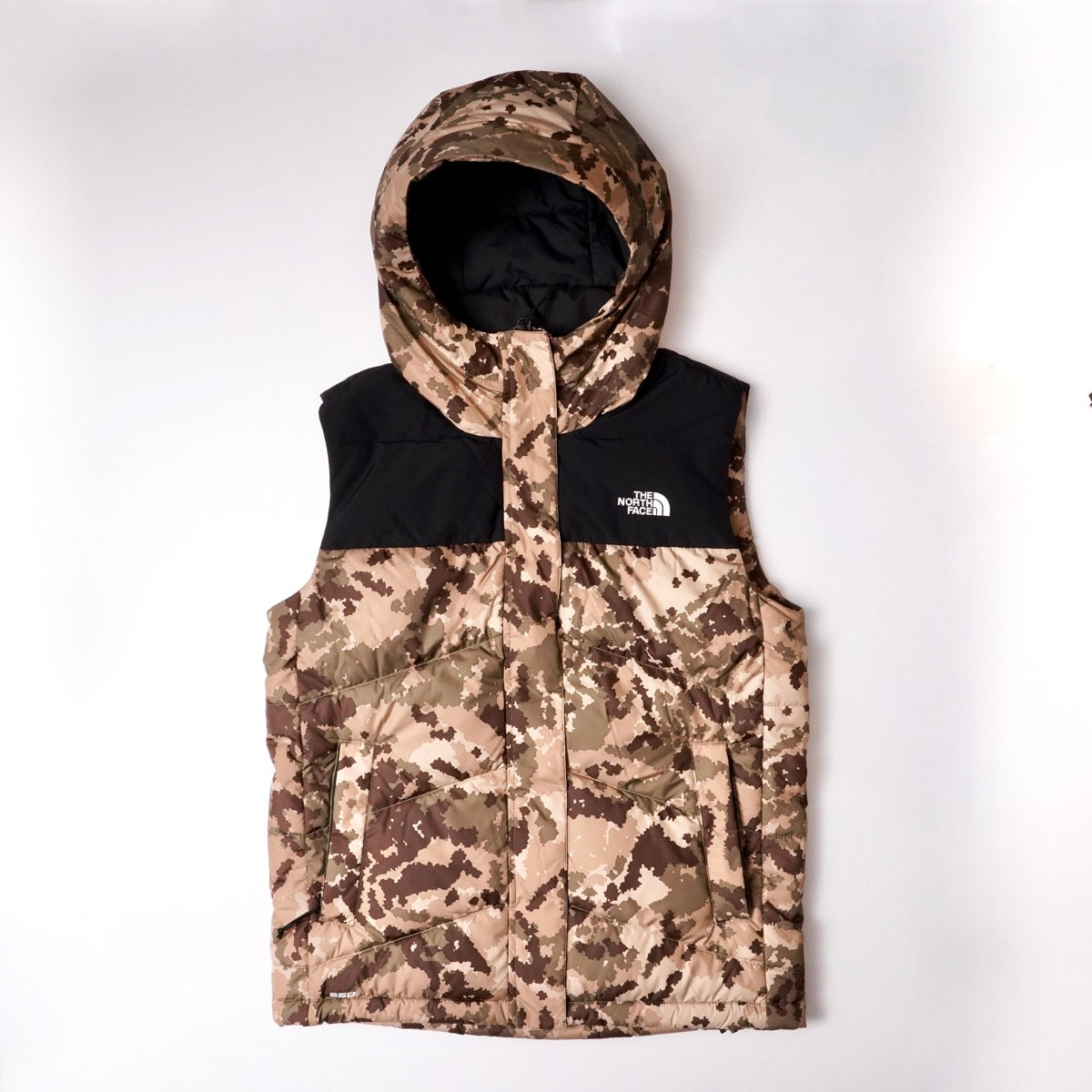 ノースフェイス ベージュ迷彩柄×ブラック フード付き 550フィル ダウンベスト THE NORTH FACE BEIGE CAMOUFLAGE BLACK BALHAM 550 DOWN VEST USA WOMENS