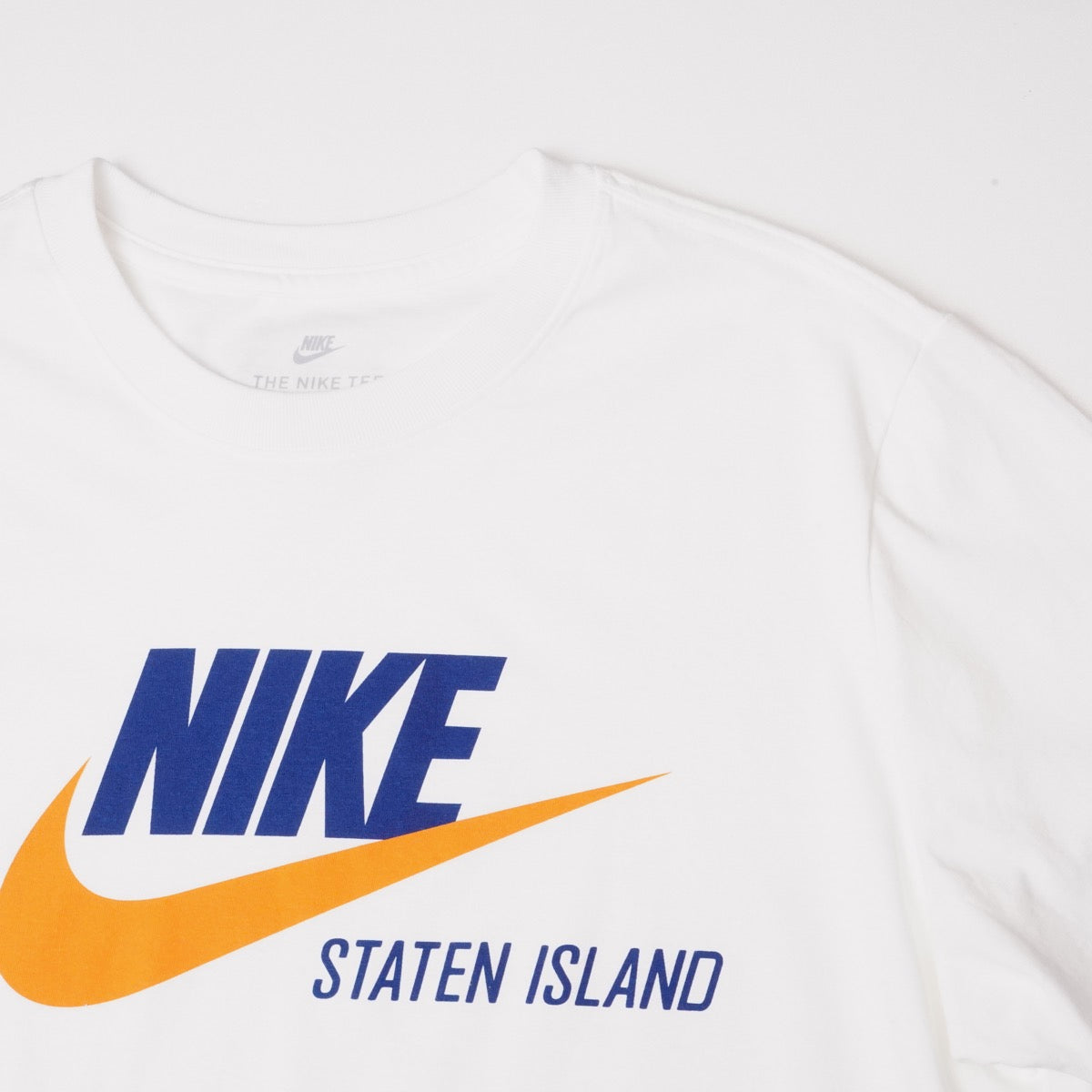 NIKE STATEN ISLAND WHITE SWOOSH ナイキ スタテンアイランド限定 ホワイト スウッシュ Tシャツ TEE T-SHIRT