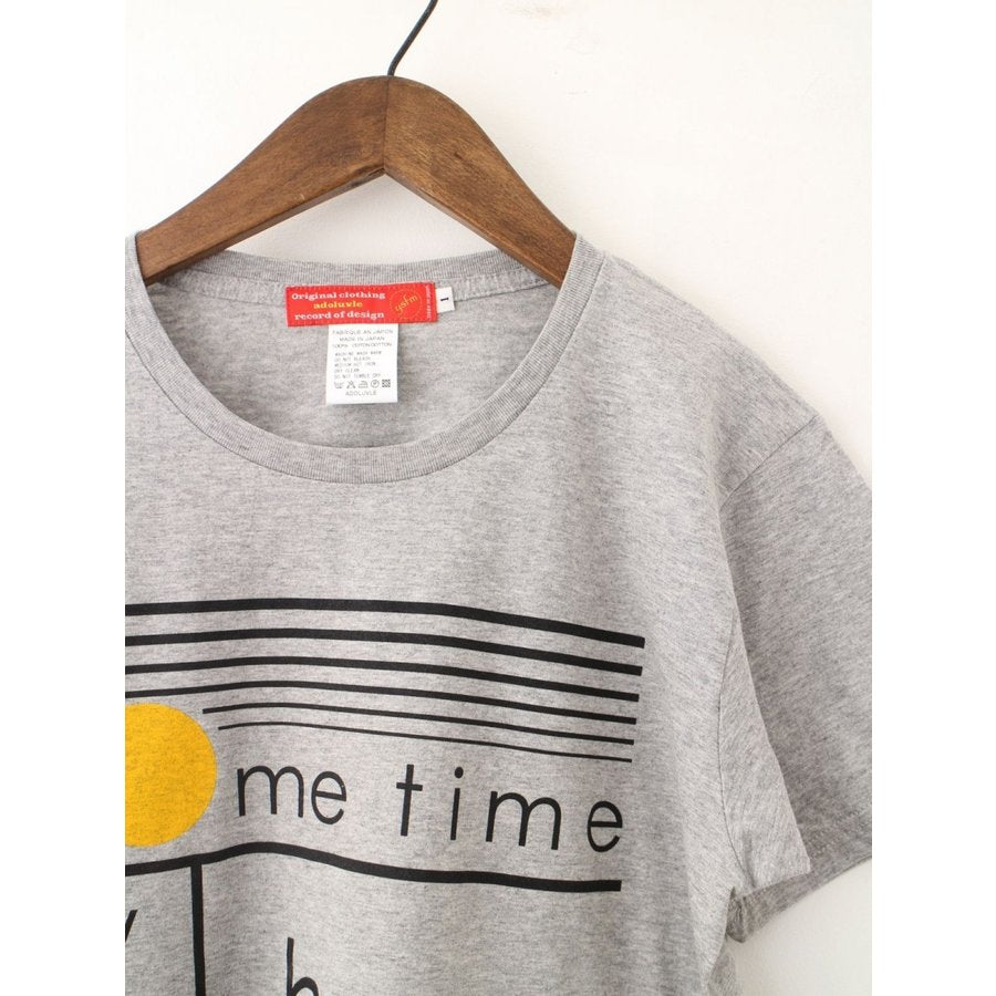 アドラーブル オリジナル グレー 『サムタイム バイ ザ ビーチ』Tシャツ ADOLUVLE ORIGINAL GRAY『SOME TIME BY THE BEACH』 T-SHIRTS MADE IN JAPAN